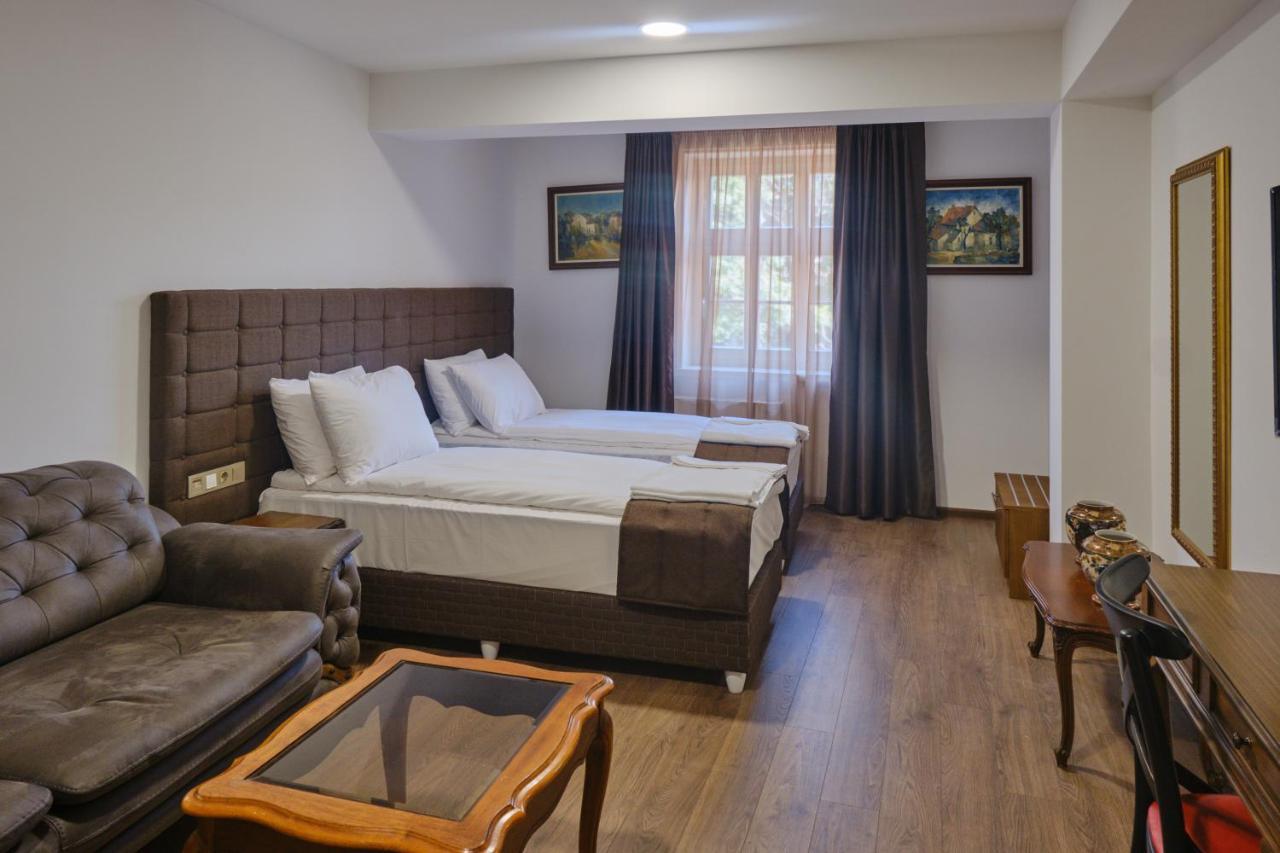 פלבן Hotel Splendid מראה חיצוני תמונה